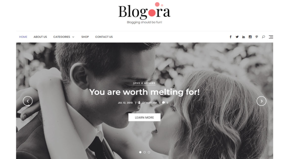 Blogora на Bootstrap